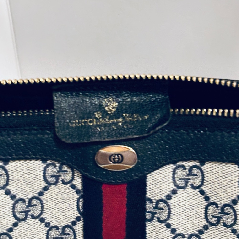 Gucci Crossbody Bag - Picture 10 of 16